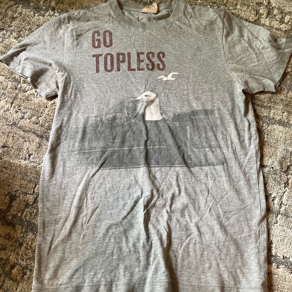 Hollister T-shirt - Picture 2 of 2